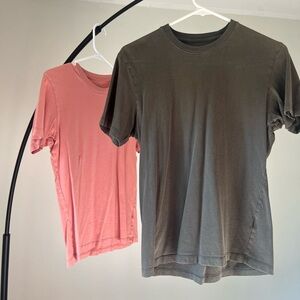 Uniqlo 100% Pima Cotton Men's Olive and Pink T-Shirts